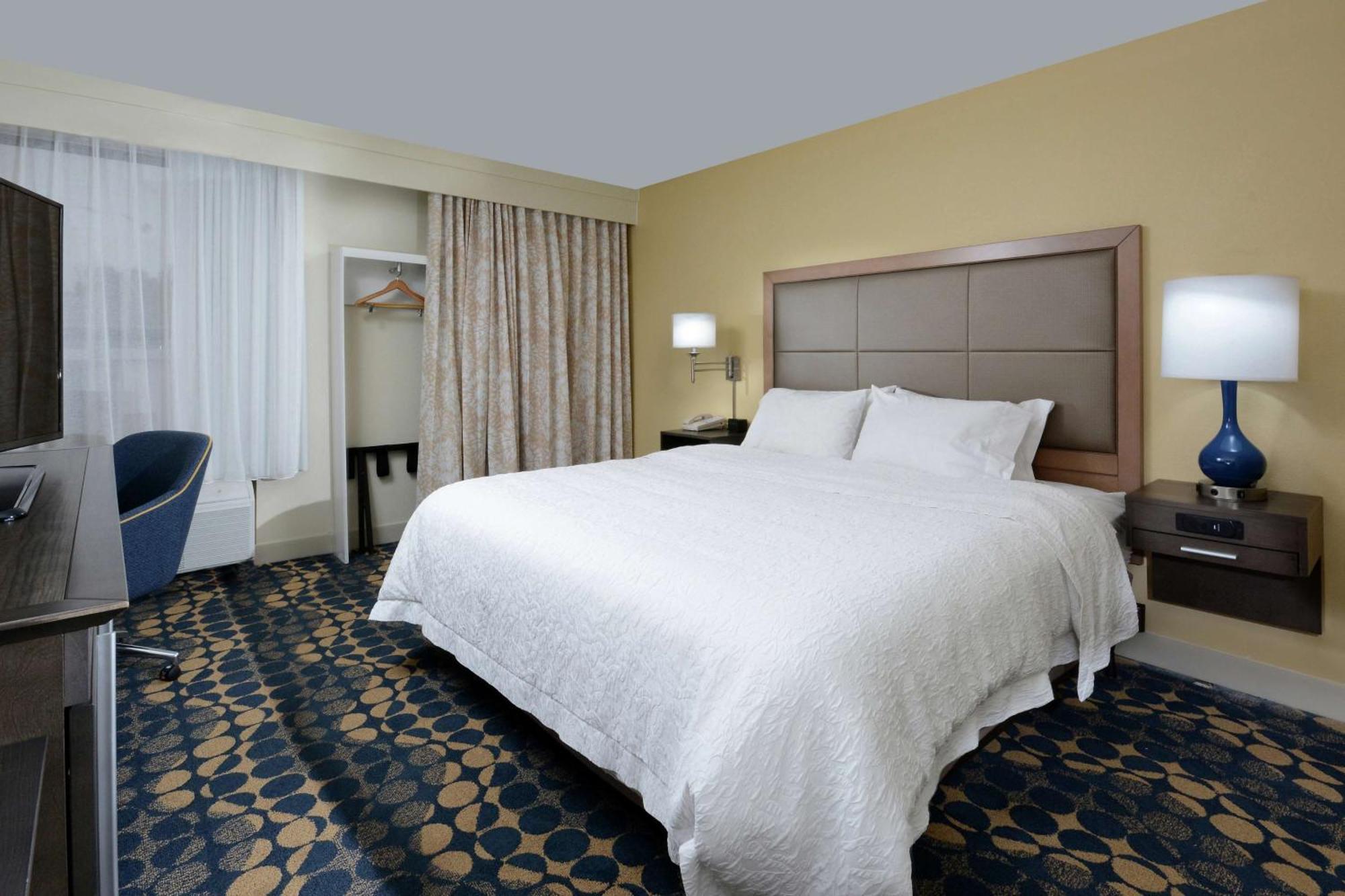 Hampton Hotel 3*