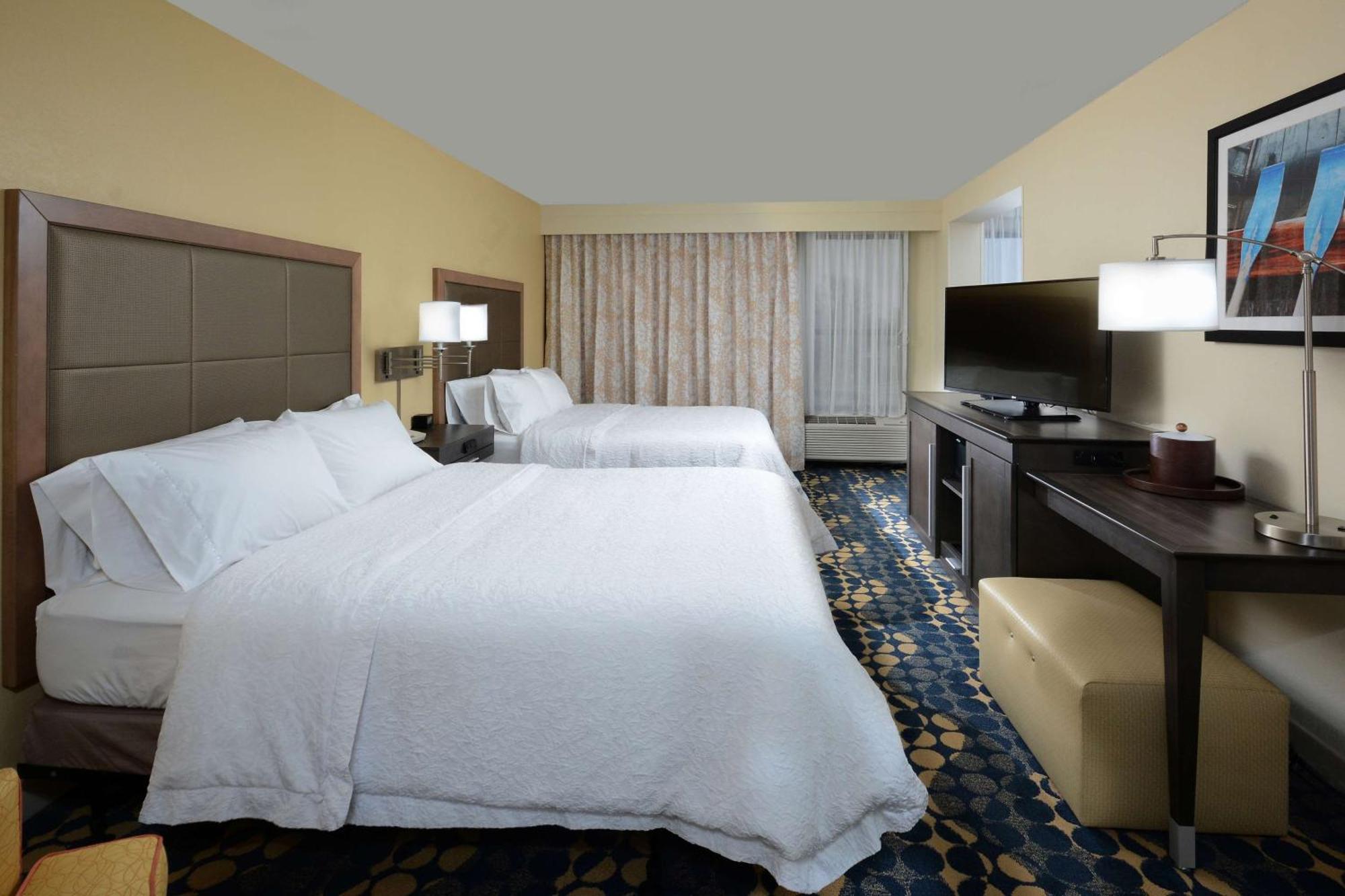 Hotel Hampton 3*