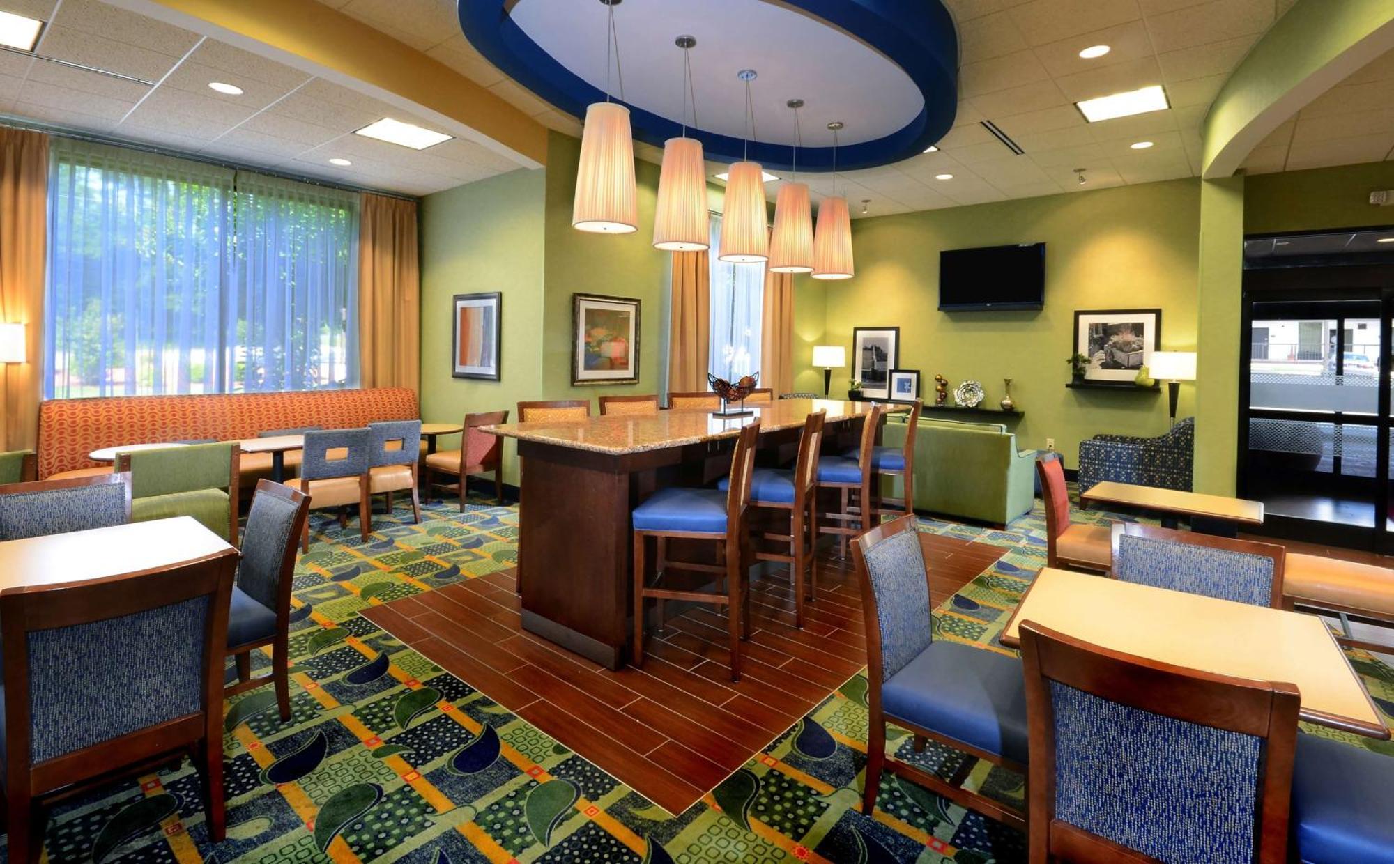 Hotel Hampton Roxboro